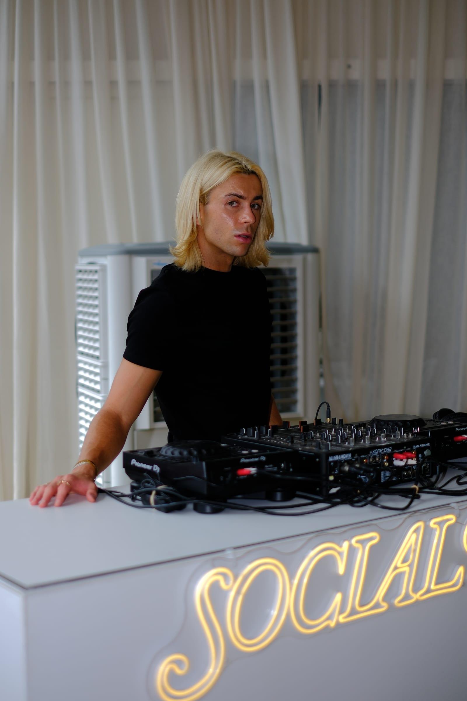 Kurt Coleman at Curtis Stone × Social Diary — photo 1